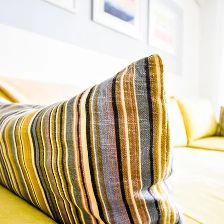 Work Friendly 2br Ac Terrace Str Parking