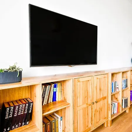Work Friendly 2br Ac Terrace Str Parking Apartman *